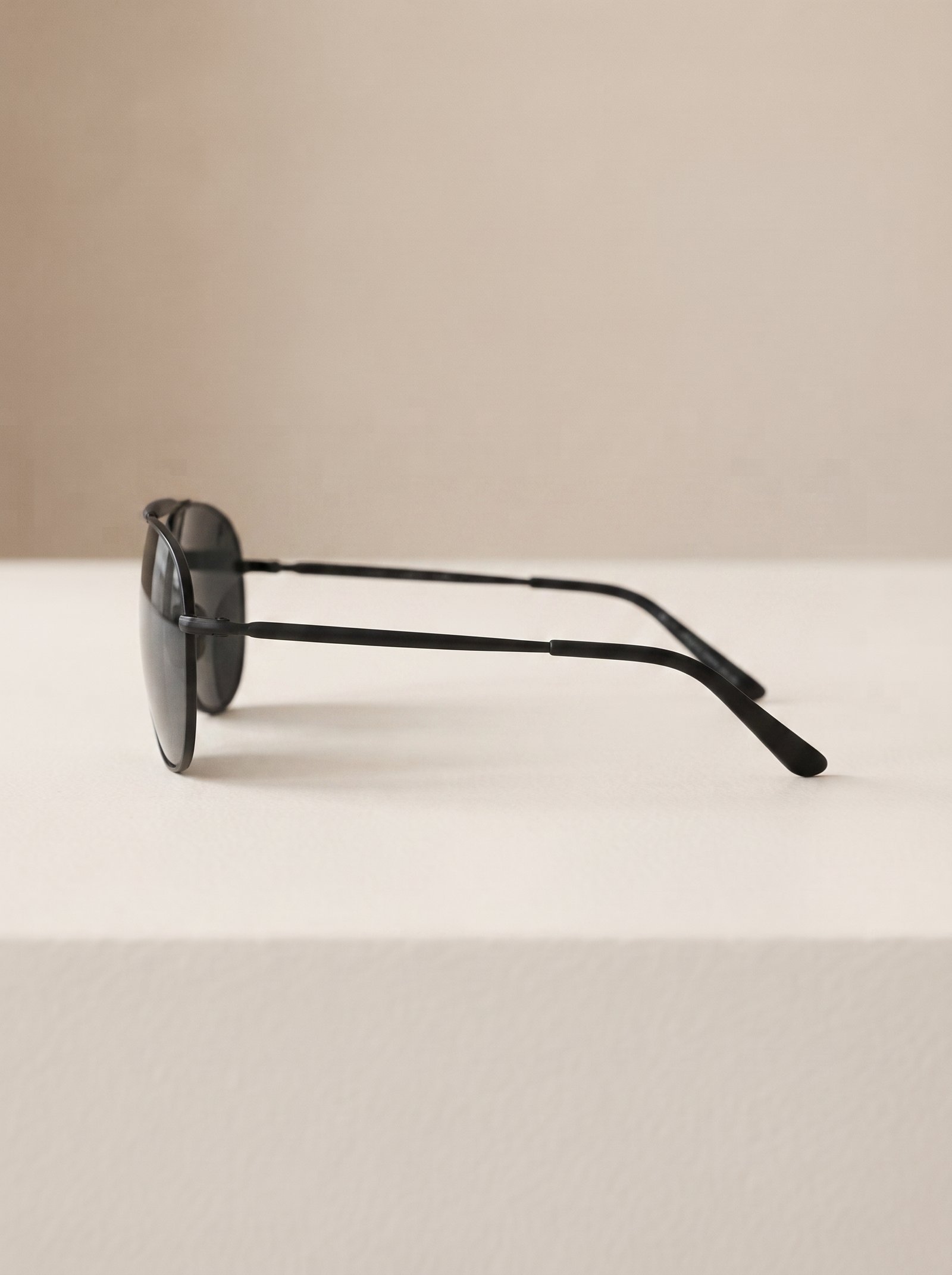 Classic Black Aviator Sunglasses - Image 3